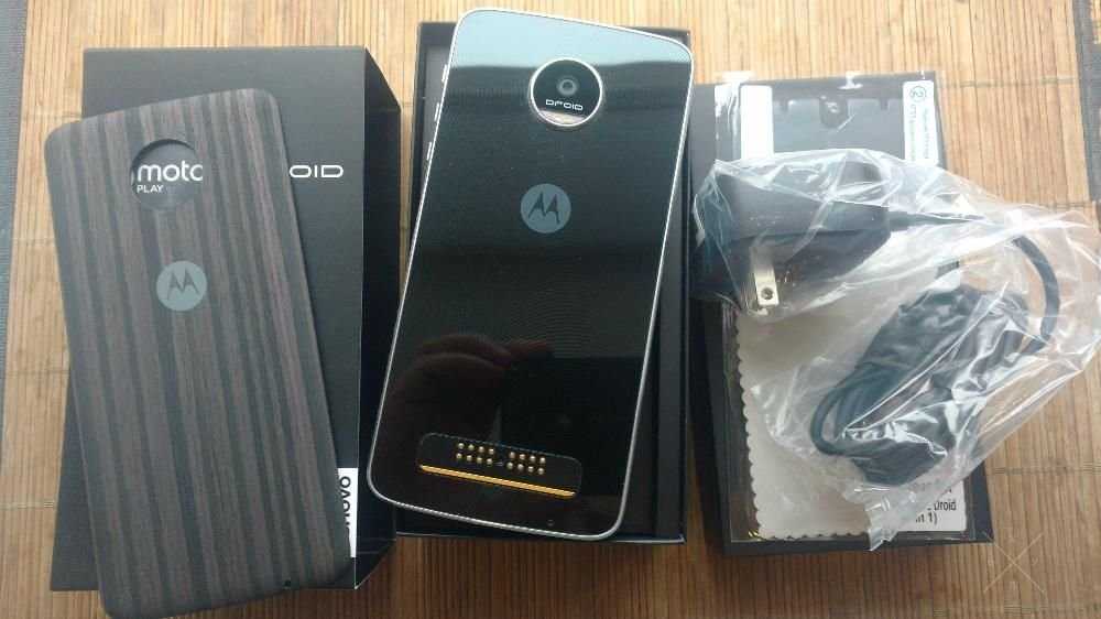 Motorola Moto Z Play Droid - 32GB XT163501 Black/Silver