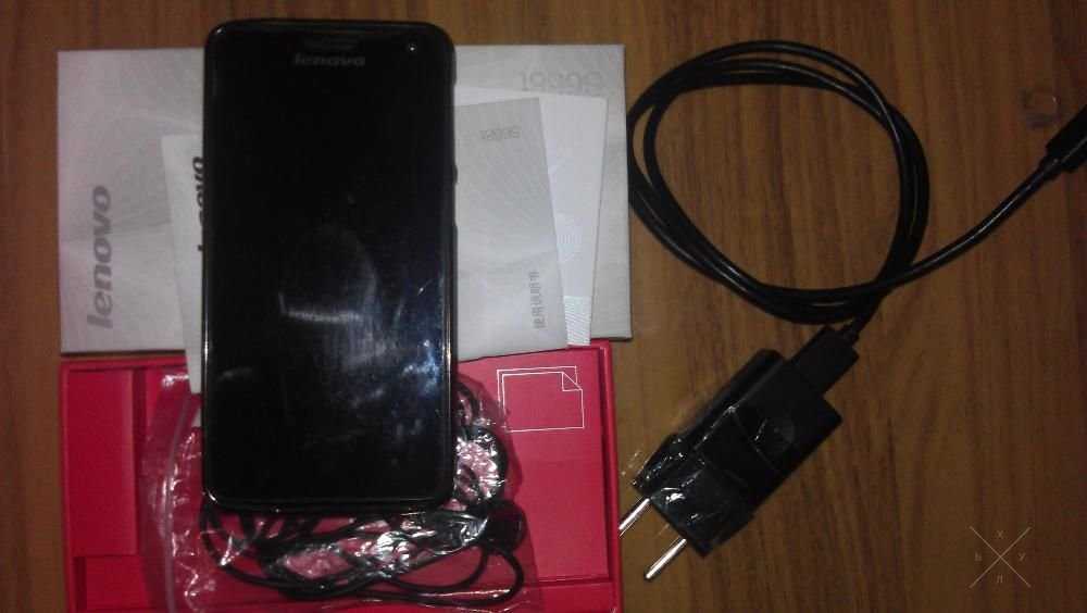 Продам смартфон Lenovo S668T