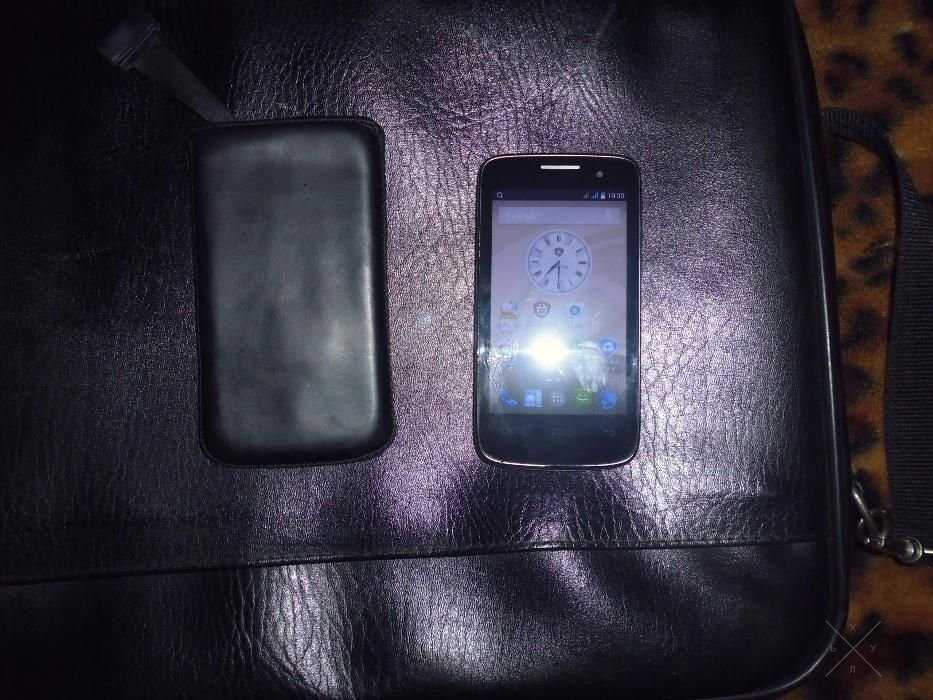 ПРОДАМ смартфон Prestigio 3404 DUO