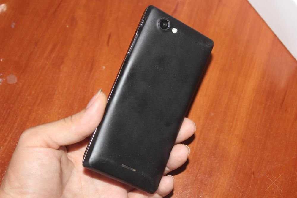 Срочно!!!Смартфон (телефон) Sony xperia j st 26i