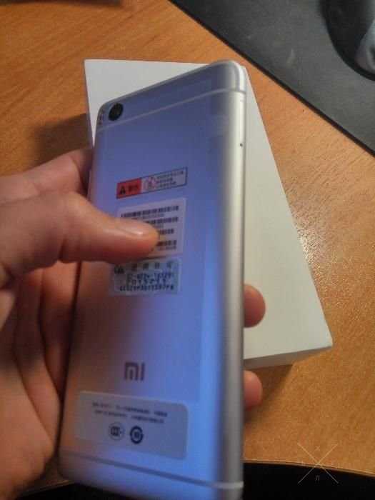 Xiaomi Mi 5s 3/64 Gb Silver диагональ 5.15”флагман 2016 Snapdragon 821