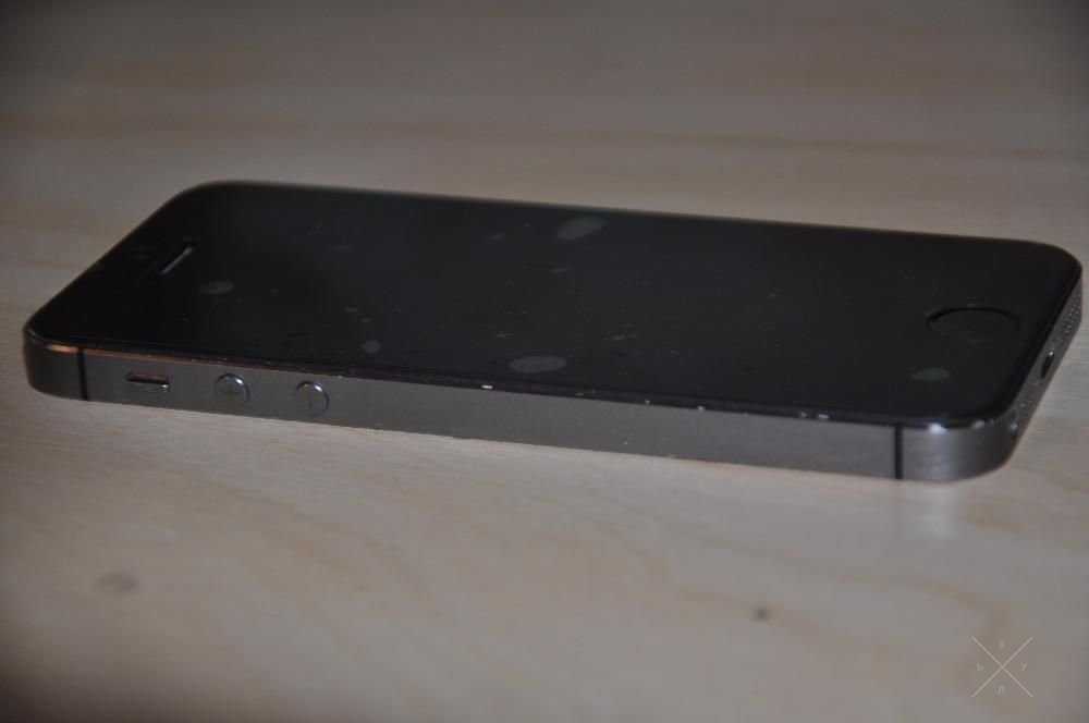 IPhone 5s 16gb черно-серый neverlock идеальное состояние