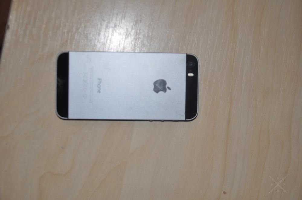 IPhone 5s 16gb черно-серый neverlock идеальное состояние