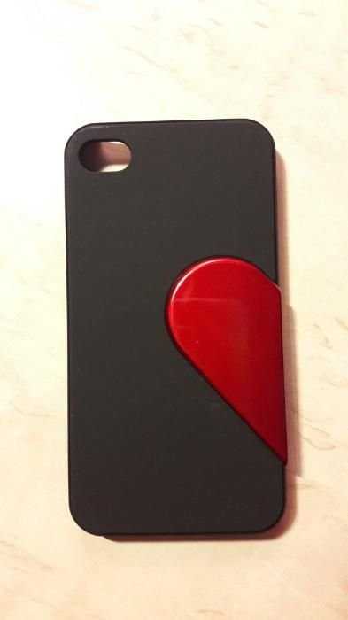 Продам 4 чехла на iphone 4/4s