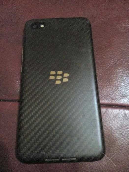 Продам смартфон BlackBerry Z30