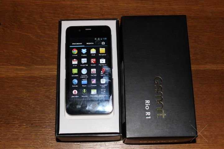 телефон Rio R1