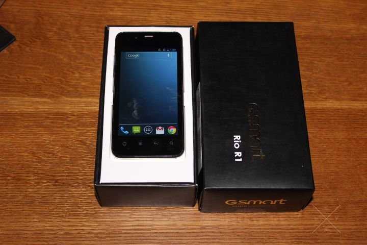 телефон Rio R1