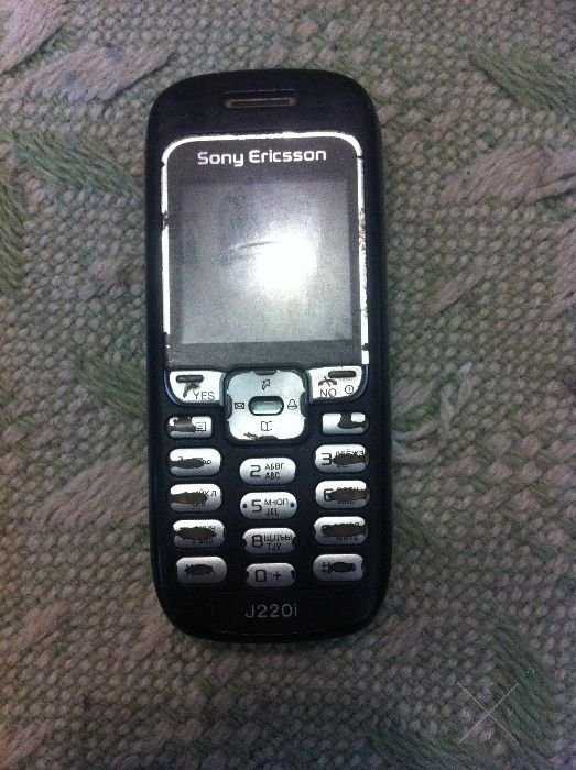 Продам Sony Ericsson J220i на запчасти