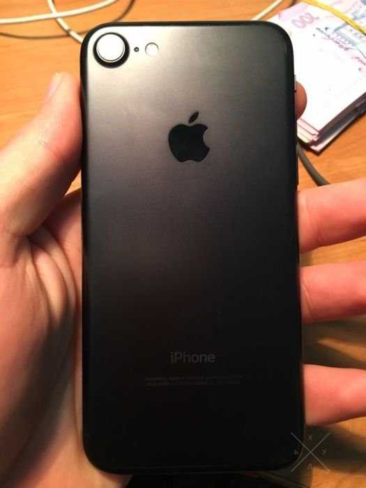 Продам iPhone 7 128 black