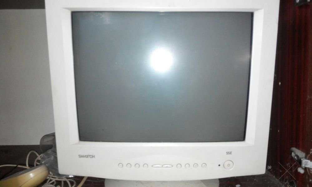Продам монитор Samtron 55 е