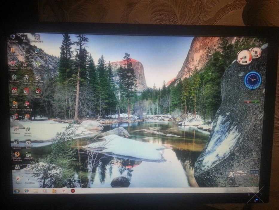 Продам монитор SAMSUNG SyncMaster 2043 NW (20 дюймов)
