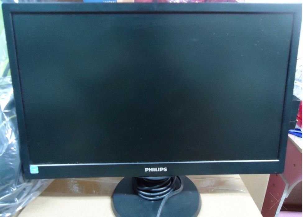 Монитор PHILIPS 193V5LSB2