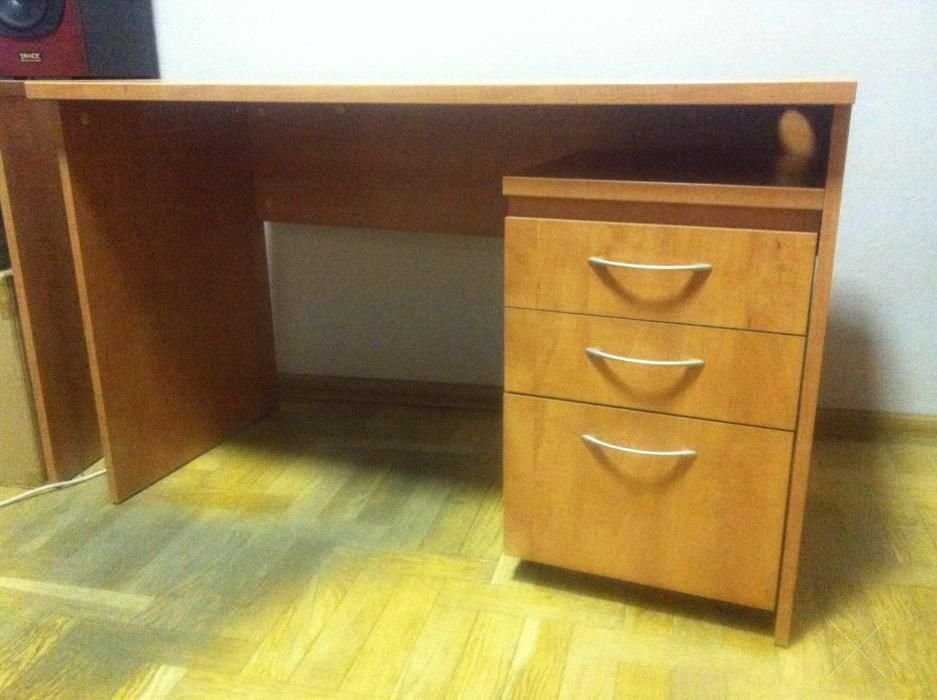 Стол для офиса. Срочно, продам. 120/60/75 ширина/глубина/высота
