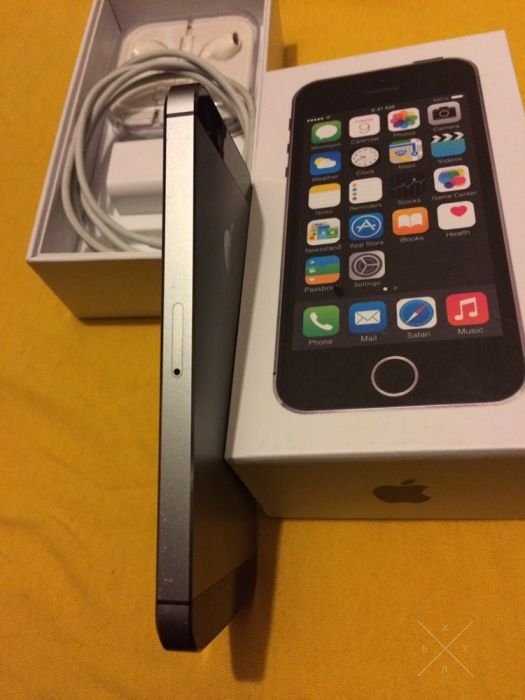 Отличный Apple iPhone 5S 16 GB Space Gray Neverlock