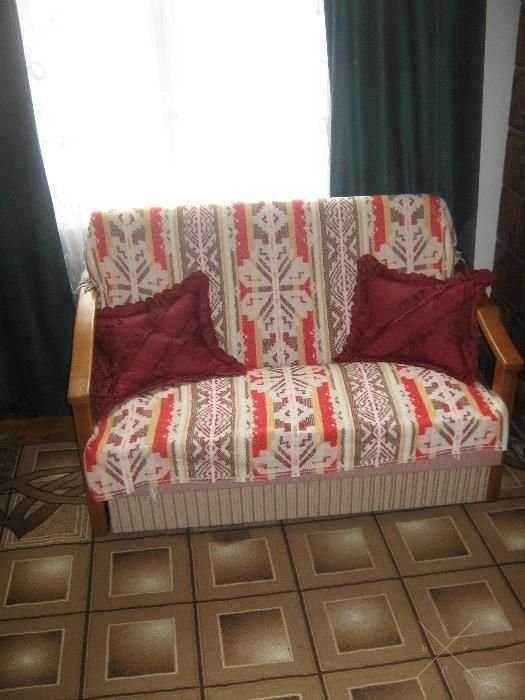 Гнатюка, 12 (центр,2мин..от оперного т.)