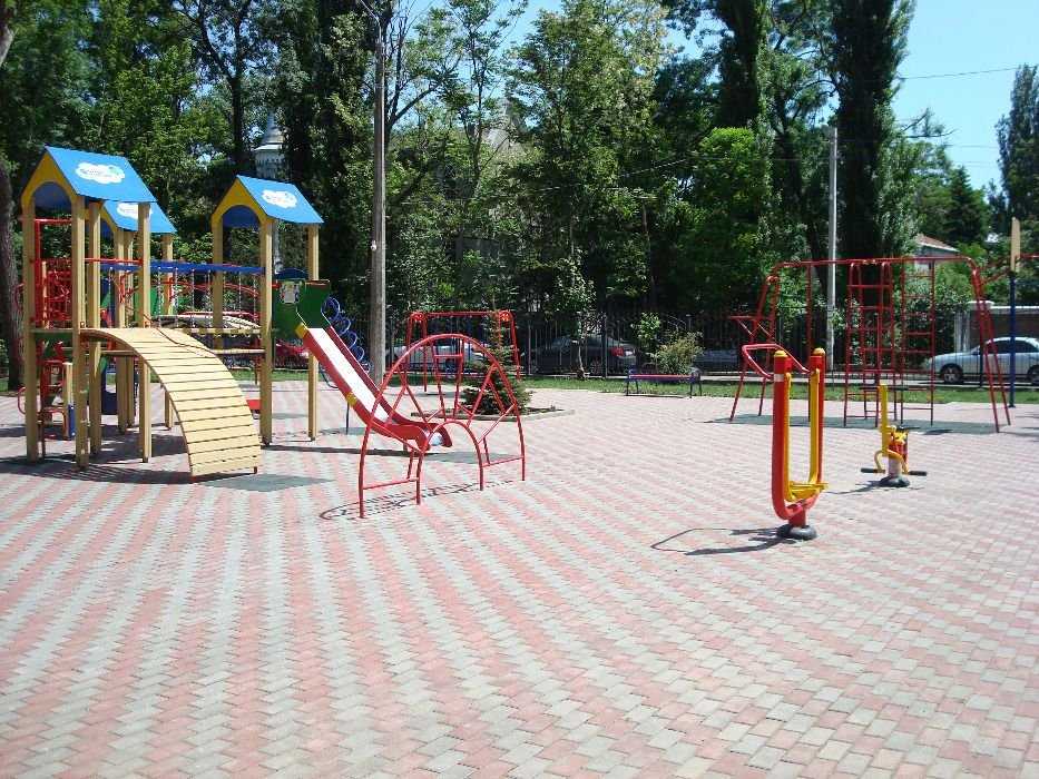 Французский б-р (Институт В.П. Филатова, Униветситет И.И. Мечникова)