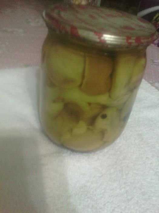 Грибы маринованные