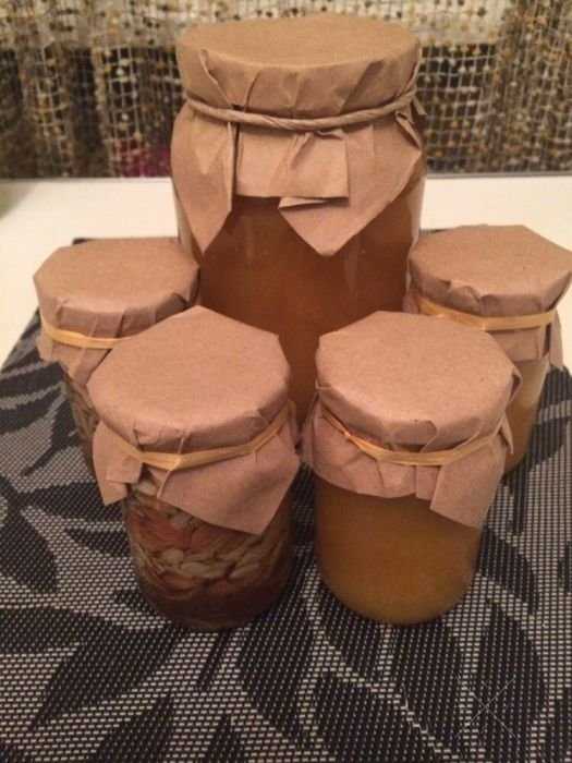Мёд с орехами.