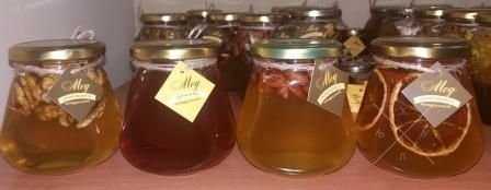 Мед с орехами, с сотами, с апельсинами