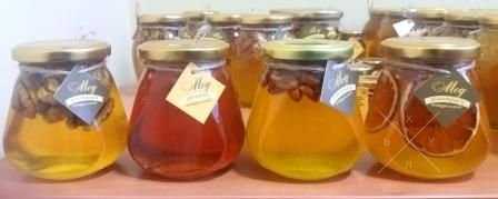 Мед с орехами, с сотами, с апельсинами