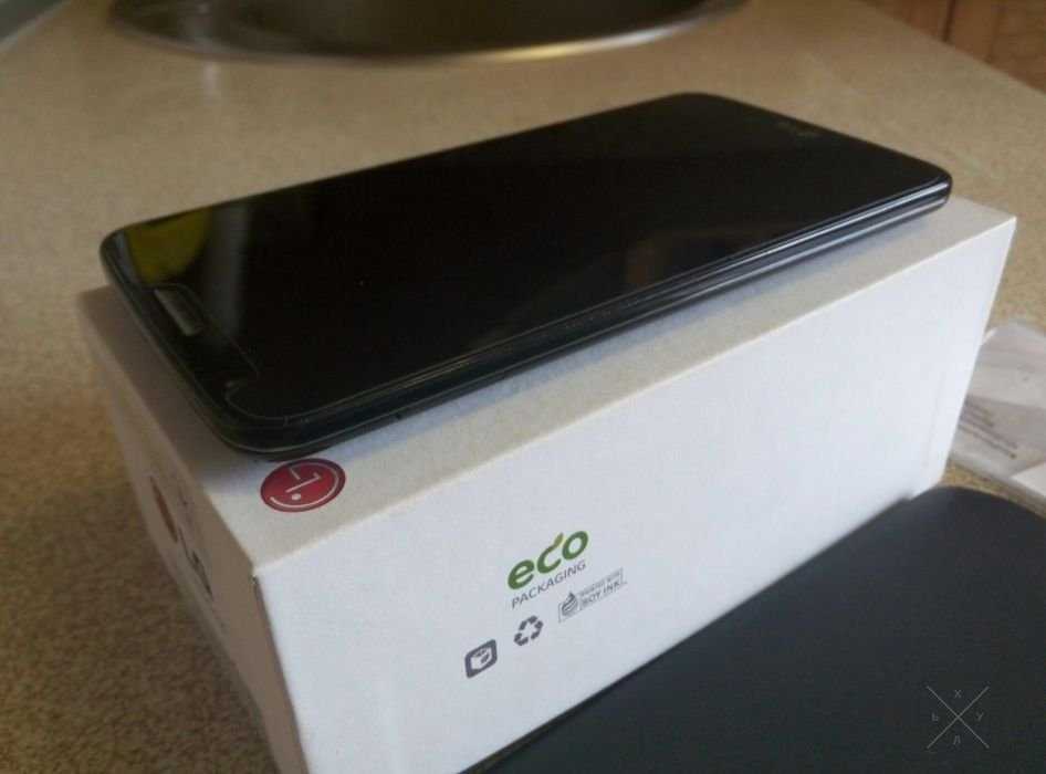 Продам LG G2 d802 32gb black, идеальное состояние, полный комплект.