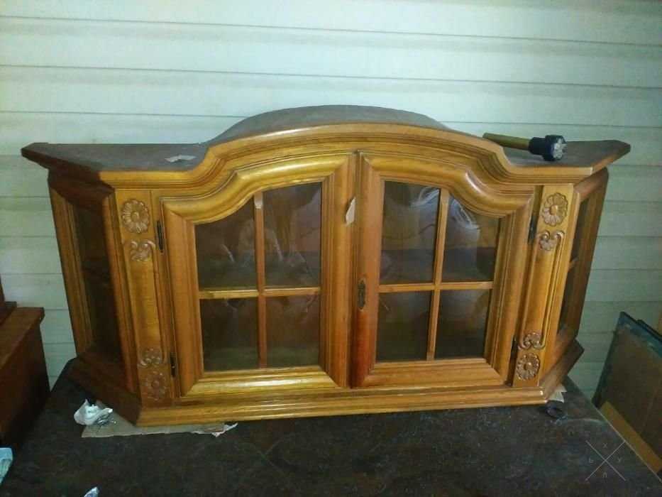 продается сервант
