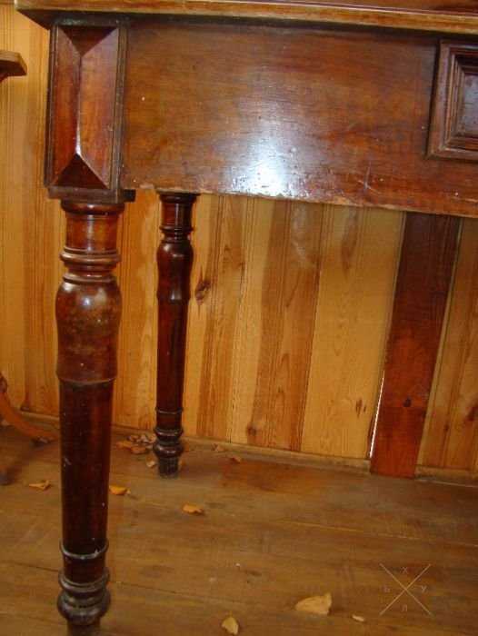 Продадим антикварный стол 1890 год