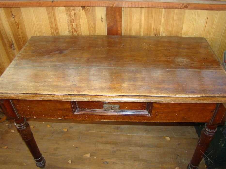 Продадим антикварный стол 1890 год