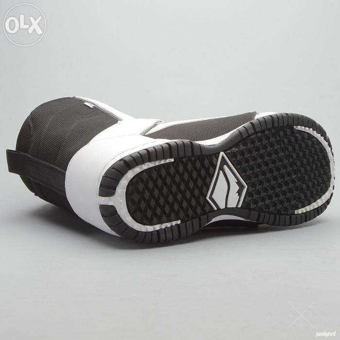Новые сноубордические ботинки Vans Ambush