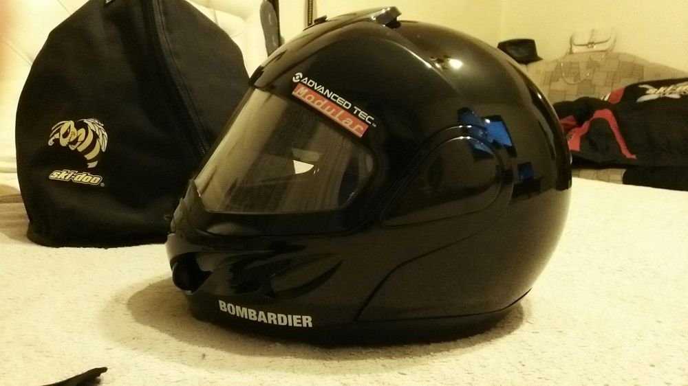 Продаю срочно! Шлем для снегохода ski-doo