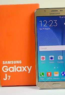 Продам смартфон самсунг j7 (700h)новвый 2х симочный