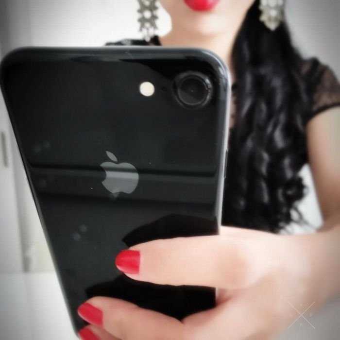 Оригинальный iPHONE 7 Jet Black 128gb В подарок чехол.