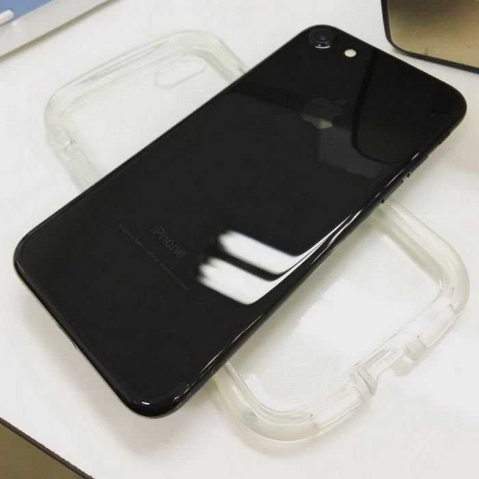 Original iPHONE 7 Jet Black 128gb В подарок чехол.