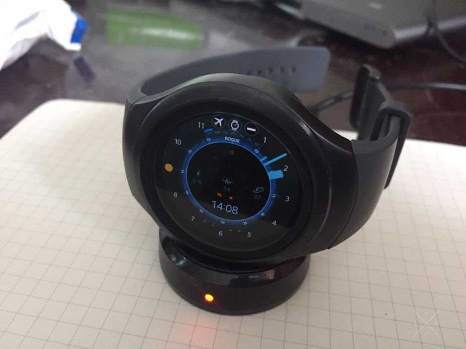 Samsung Gear S2 sport новые (работают и с iOS, и с Android)