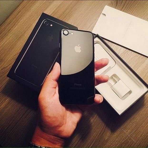 Оригинальный iPHONE 7 Black 128gb +Чехол