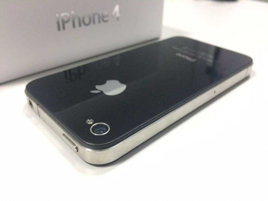 Apple iPhone 4 16gb Neverlock. С гарантией, идеальный!