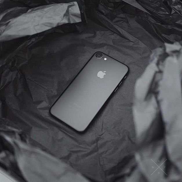 Оригинальный iPhone 7 Black 128gb Год гарантии от магазина.