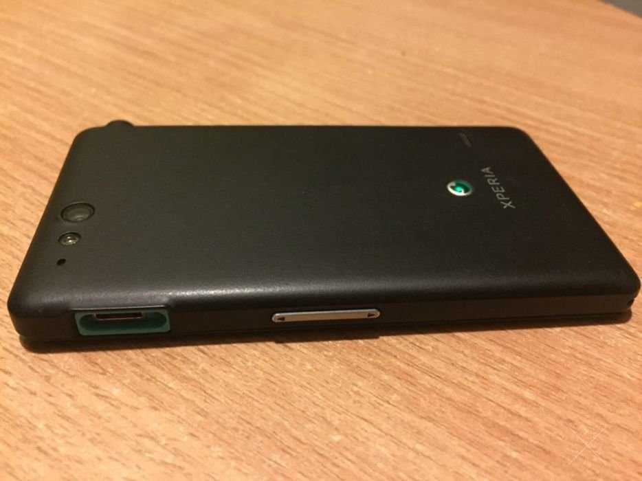 Продам телефон Sony Xperia Go ST27i