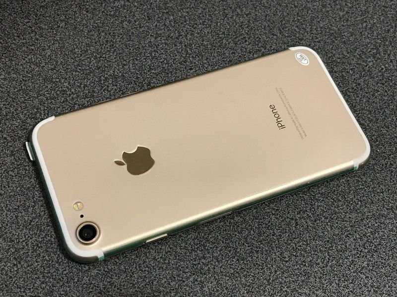 Хит продаж ! Копия iPhone 7 в металическом моноблоке .8 мп , 4 ядра.
