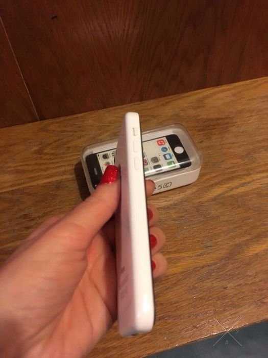 iPhone 5c neverlock 8 gb белый