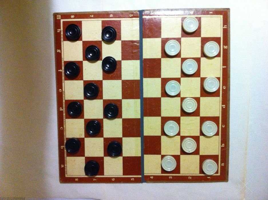 Продам шашки игровые, домино.