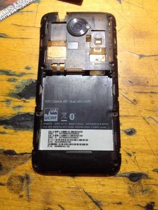 На запчасти или восстановление HTC Desire 601