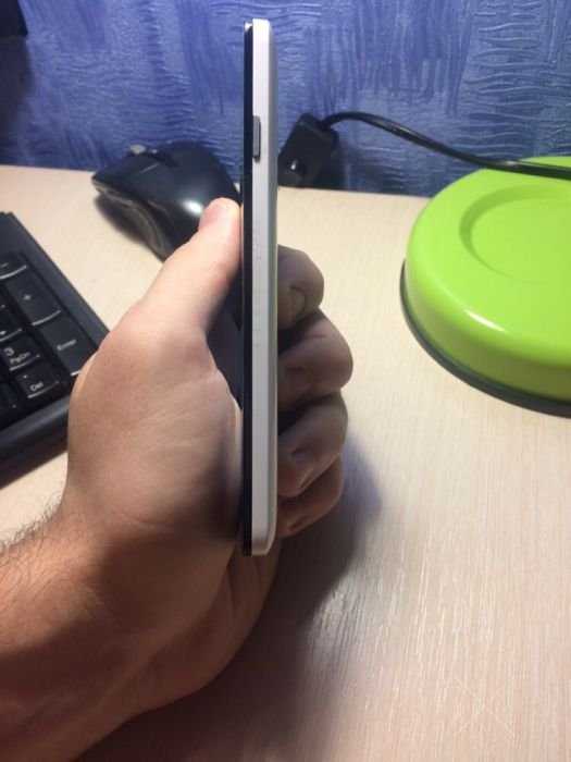 Продам ZTE Red Bull V5