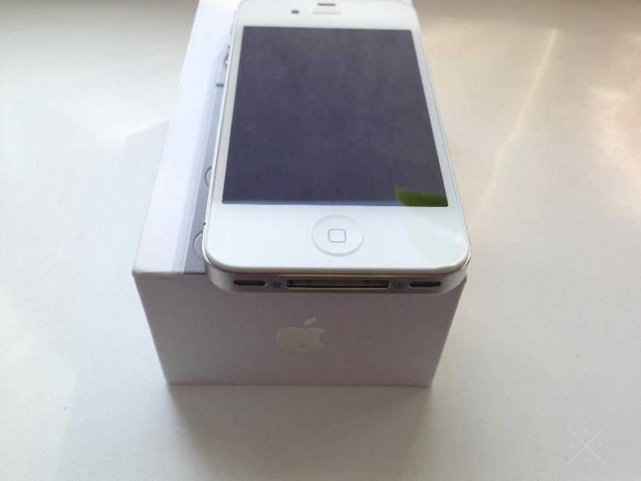 Apple iPhone 4s 32GB White Unlock. Состояние Нового
