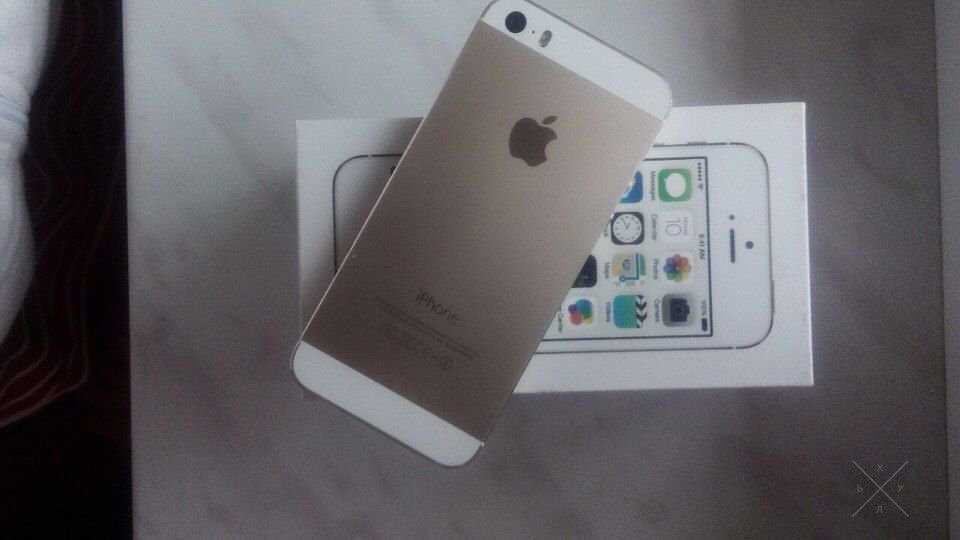 Продам IPhone 5s gold 16gb