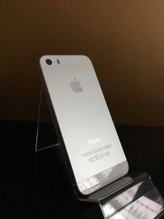 Продажа нового IPHONE 5s 32gb серебряный Оригинал Широкий Ассортимент.