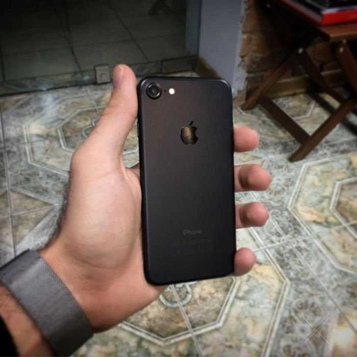 NEW. iPHONE 7 Black 32gb Гарантия 12 месяцев от магазина.
