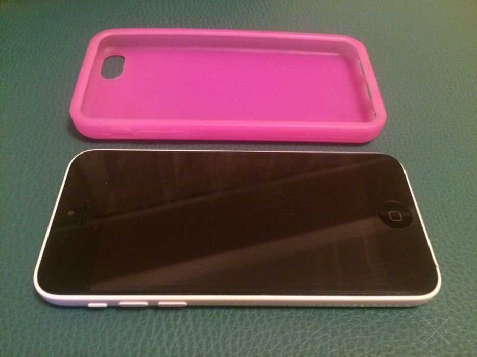 Продам iPhone 5c недорого