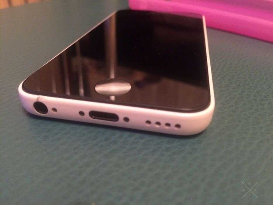 Продам iPhone 5c недорого