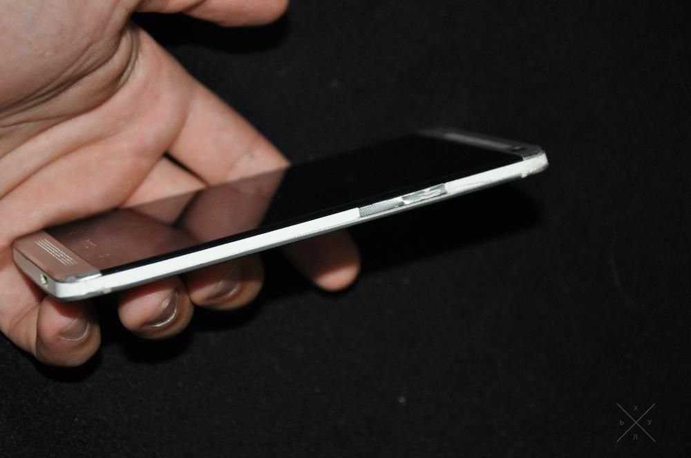 HTC one m7 на iphone 5 или хороший двох симник